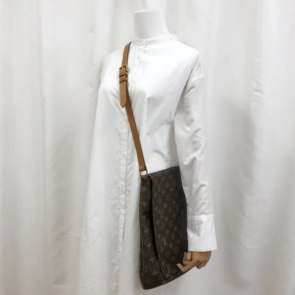 LOUIS VUITTON Monogram Musette M51256 Shoulder bag - Picture 15 of 16
